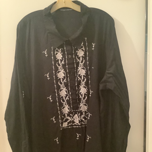 Woman’s long sleev plus size black blouse top shirt embellished with embroidery - Picture 1 of 3